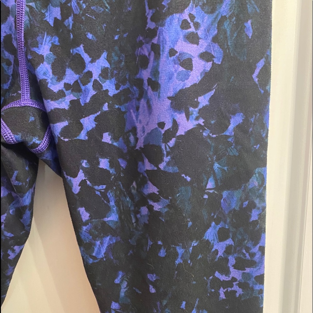 LULULEMONS ATHLETICA Leggings Size 8 - Picture 5 of 6
